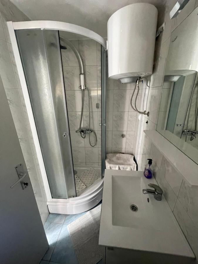Apartment Chillout House Новаля Екстериор снимка